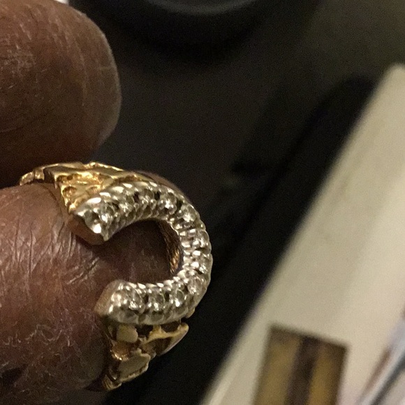 14 k Gold Diamond Ring w Diamonds Around the Crown - Picture 1 of 2